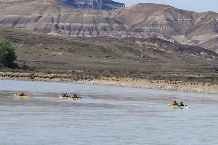 Paddle and Trek Río La Leona: Kayak the Patagonian Steppe and Explore a Petrified Forest photo 3