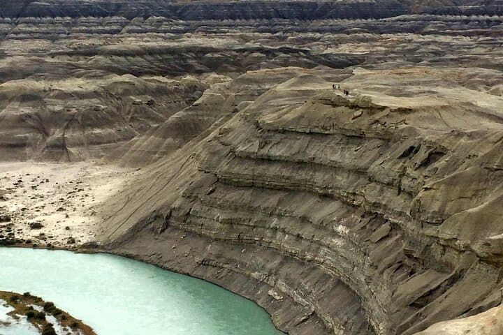Paddle and Trek Río La Leona: Kayak the Patagonian Steppe and Explore a Petrified Forest photo 2