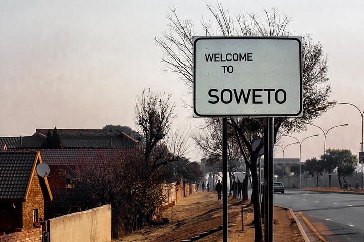 Legends of Soweto: Private Vilakazi Street & Orlando Towers Walking Tour