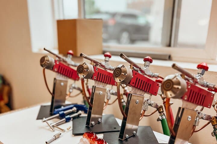 Beginner Glassblowing Workshop in Portland: Hands-On Flameworking Class photo 3