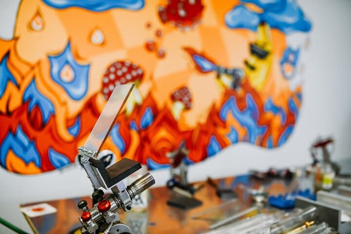 Beginner Glassblowing Workshop in Portland: Hands-On Flameworking Class photo 6