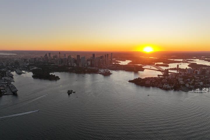 Private Sydney Harbour Twilight Champagne Sail — 2-Hour Sunset Cruise from King St Wharf photo 2