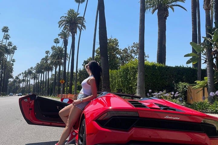 Drive a Lamborghini from Beverly Hills to Hollywood: Private 1-Hour Supercar Tour photo 4