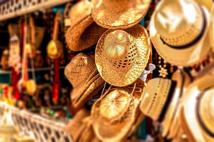 Luxor 3-Hour Private Shopping Excursion: Markets, Papyrus & Local Crafts photo 2