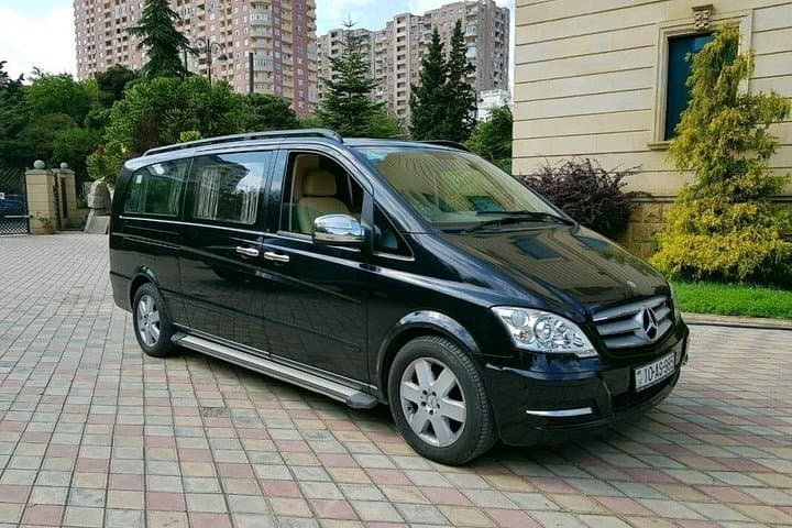 Dubai Airport to Sharjah Private V‑Class Transfer — Luxury Chauffeured Ride photo 4