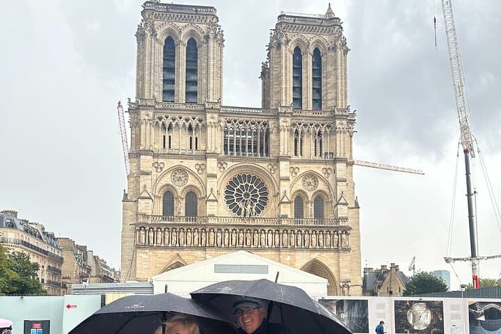 Private Paris Minivan Tour with Champagne: 6-Hour Guided City Highlights photo 5