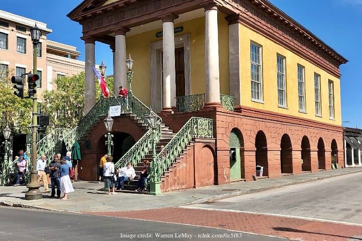 Historic Charleston Private Highlights Walking Tour — 2-Hour Guided Walking Experience photo 2