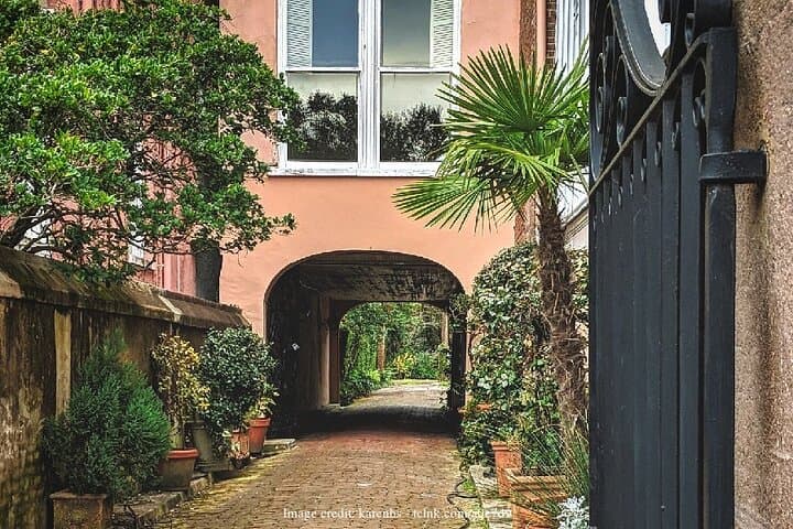 Historic Charleston Private Highlights Walking Tour — 2-Hour Guided Walking Experience photo 5