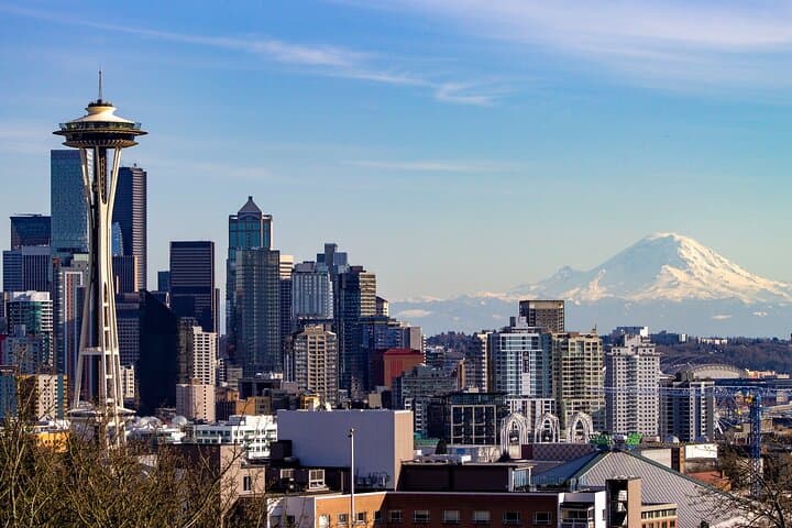 Private Seattle Highlights Walking Tour: Pike Place, Space Needle & Chihuly photo 4