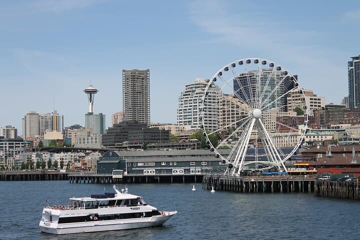 Private Seattle Highlights Walking Tour: Pike Place, Space Needle & Chihuly photo 5