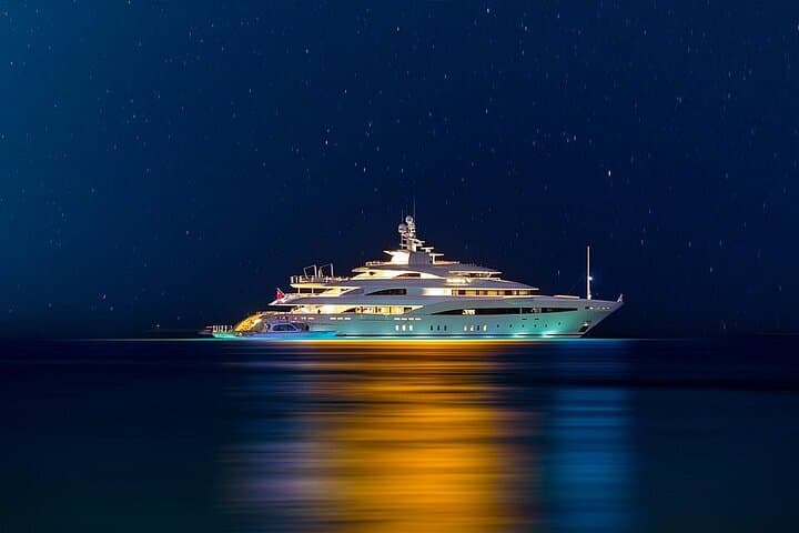 Dubai Marina Luxury Yacht Cruise with Breakfast or BBQ photo 1
