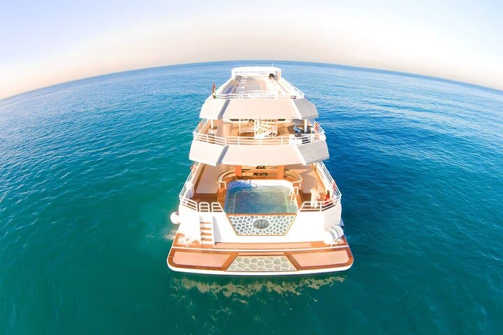 Dubai Marina Luxury Yacht Cruise with Breakfast or BBQ — Skyline & Palm Views photo 1