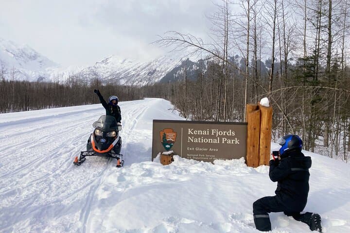 Seward Winter Stay-and-Play: Snowmobile & Snowshoe Kenai Fjords Adventure photo 3