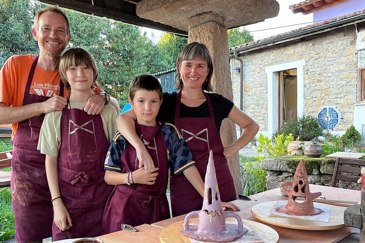 Outdoor Pottery Workshop in Asturias: Clay, Hórreos & Hands-On Ceramics photo 4