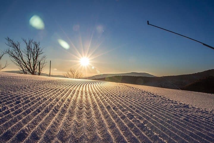 NYC to Hunter Mountain: Round-Trip Coach Transport for Skiers & Snowboarders photo 2