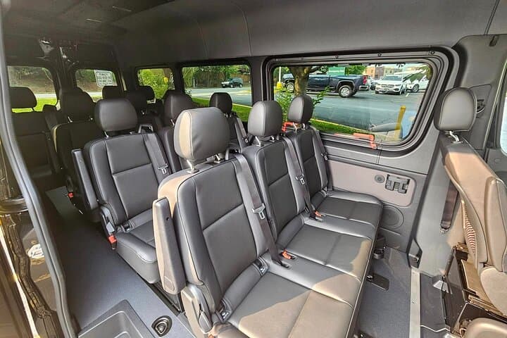 Private Airport Transfer Between DCA & IAD — Door-to-Door Washington DC Shuttle photo 2