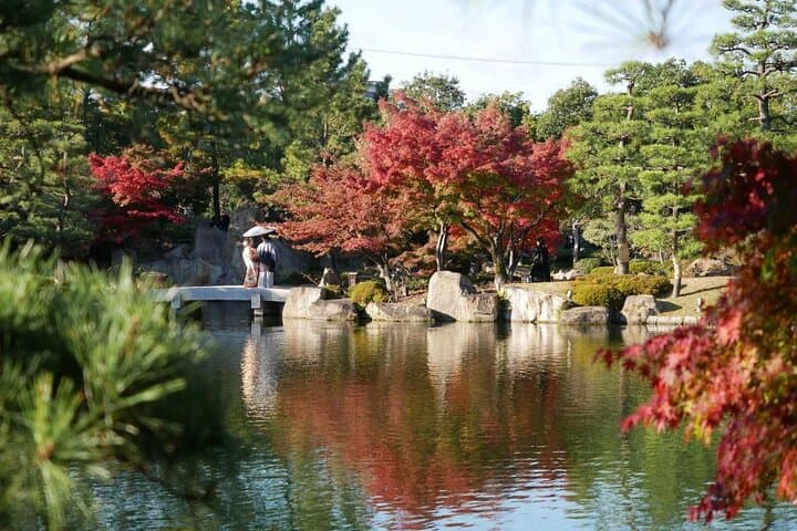 Nagoya Autumn Leaves Private Tour: Castle, Tokugawa Garden & Samurai Treasures photo 2