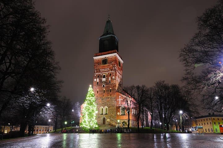 Turku Christmas Delights: Private Holiday Walking Tour Along the Aura photo 4