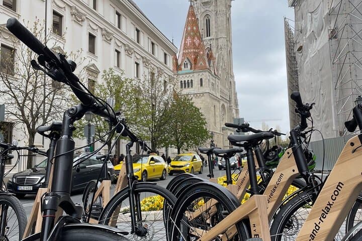 Budapest E‑Bike Historic Downtown Ride — Buda & Pest in 3.5 Hours photo 2