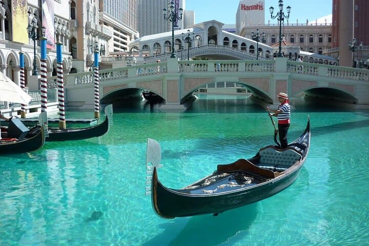 Venice Morning Walk from St. Mark's to Rialto with Gondola Ride photo 6