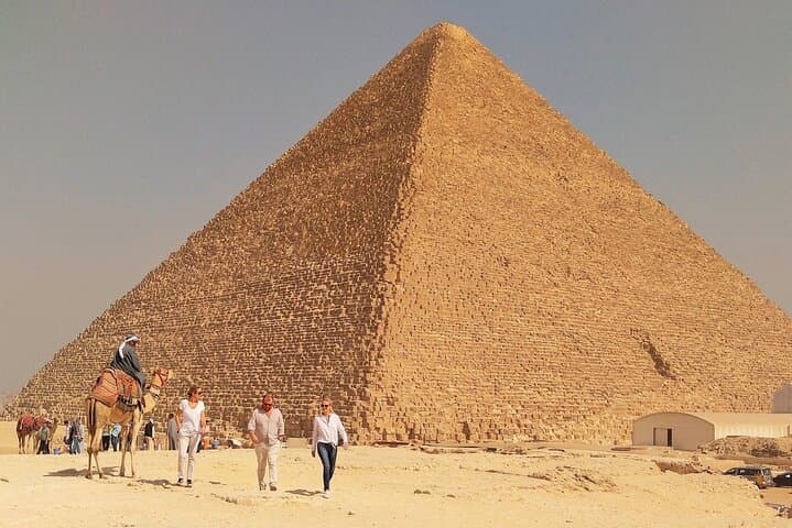 Private Half-Day Tour: Giza Pyramids, Sphinx, Camel Ride & Lunch from Cairo