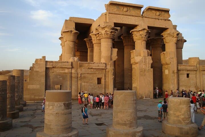 Private 4-Day Nile Cruise from Aswan to Luxor — Temples, Tombs & Luxury photo 2