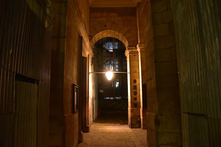 London Ghosts and Gore Night Walking Tour — Private Haunted City Experience