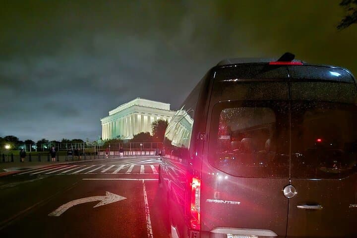 Customizable Private Tour of Washington DC — White House, Mall & Memorials photo 3