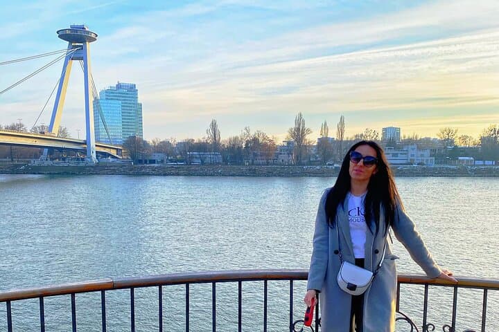 Private 2-Day Guided Tour From Vienna: Vienna to Bratislava and Prague