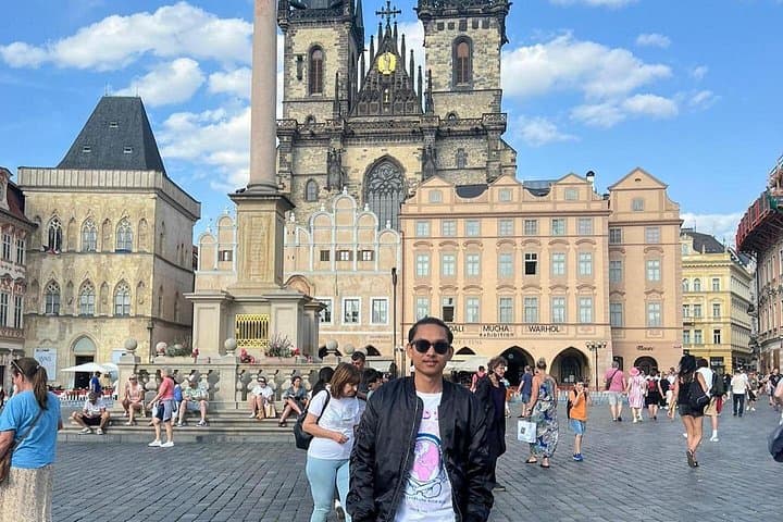 Private 2-Day Guided Tour From Vienna: Vienna to Bratislava and Prague photo 4
