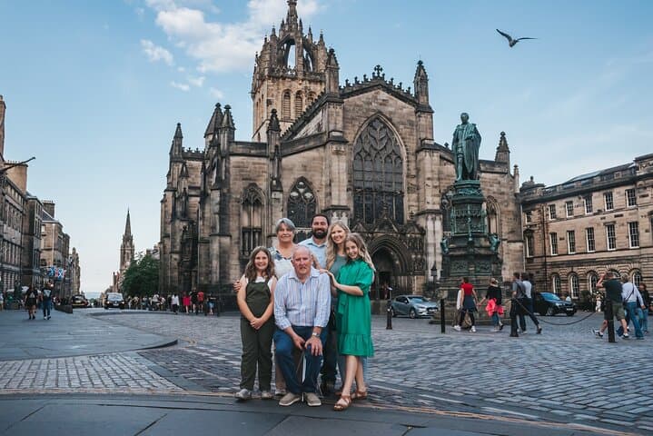 Private Photoshoot with Edinburgh Castle Views — Professional Vacation Photography photo 3