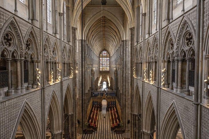 Westminster-Abbey-Upper-Gallery-and-Buckingham-Palace-Guided-Tour-Inspired-by-The-Crown photo 4