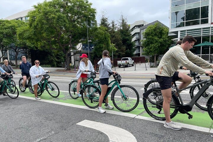Santa Monica to Venice Beach: Private 3-Hour Coastal Bike Tour photo 3