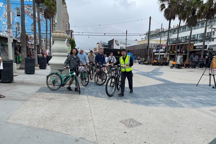 Santa Monica to Venice Beach: Private 3-Hour Coastal Bike Tour photo 4