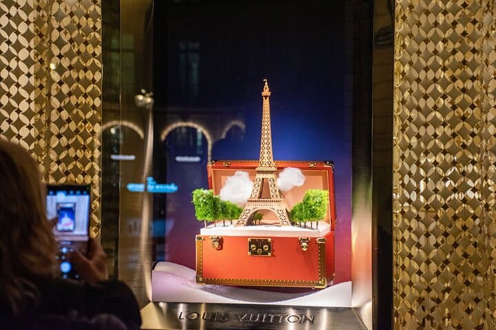 Paris Christmas Lights Walking Tour: Small-Group Evening Experience photo 3