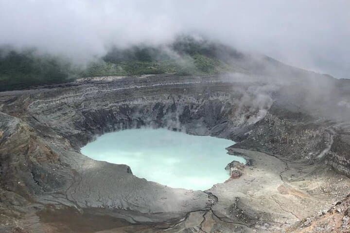 Poás Volcano Tour & Birdwatching — Day Trip from San José