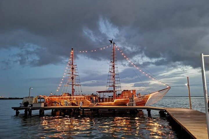 Moonlit Spanish Galleon Dinner on Nichupté Lagoon — Romantic Cancun Cruise photo 2