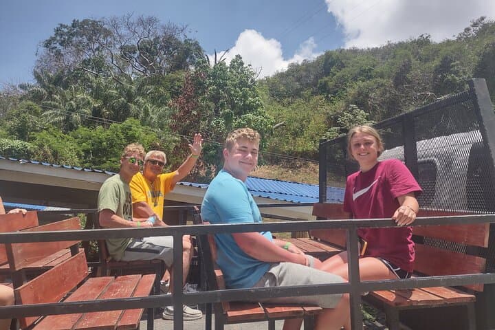 Roatan Zipline Adventure: Monkeys, Sloths & Ocean-View Lines photo 4