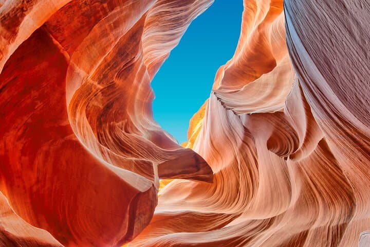Full-Day Lower Antelope Canyon and Horseshoe Bend Tour from Las Vegas photo 3