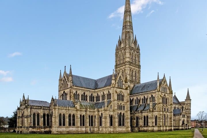 Private Day Trip to Stonehenge, Salisbury Cathedral & Old Sarum from Bath photo 4