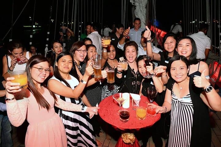 Dubai Marina Yacht Party: 4-Hour Cruise with Unlimited BBQ, Drinks & DJ photo 1