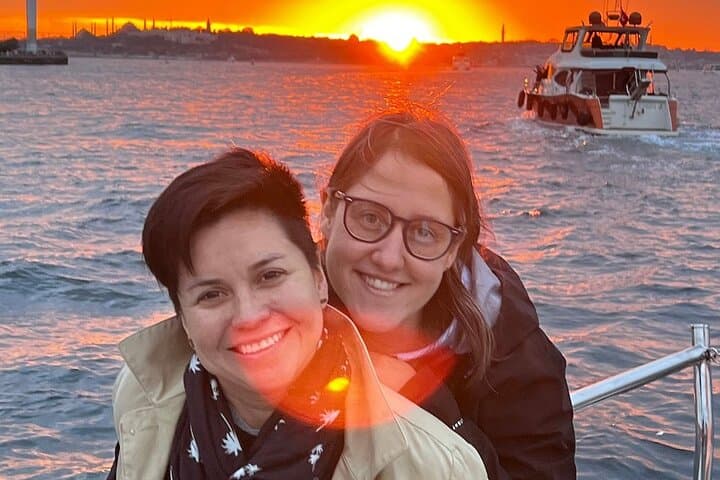 Dolmabahçe Palace Tour and Bosphorus Sunset Cruise — Istanbul Experience photo 3