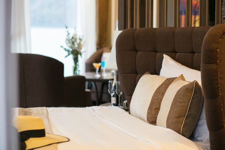 3-Day La Stellar Cruise: Explore Halong & Lan Ha Bay from Hanoi