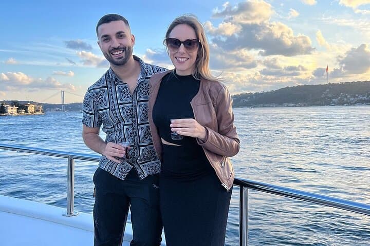 Dolmabahçe Palace Tour and Bosphorus Sunset Cruise — Istanbul Experience photo 4
