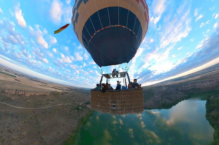 Segovia Hot Air Balloon Ride Over the UNESCO City — Sunrise Flight with Picnic