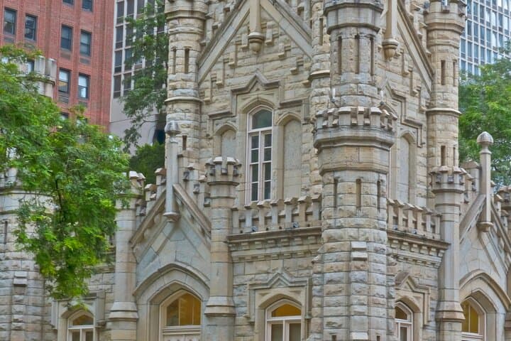 Chicago Gangsters Self-Guided Crime Puzzle Walk: Explore Downtown History & Architecture