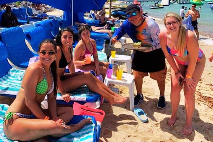 Cozumel San Francisco Beach Day Pass: Kayaks, Snorkel & Drinks at Playa San Francisco photo 5
