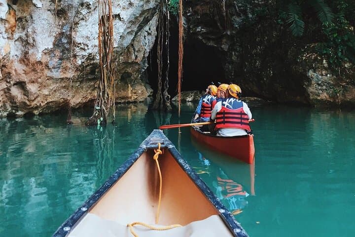 Xunantunich Ruins and Barton Creek Cave Canoe Trip from San Ignacio
