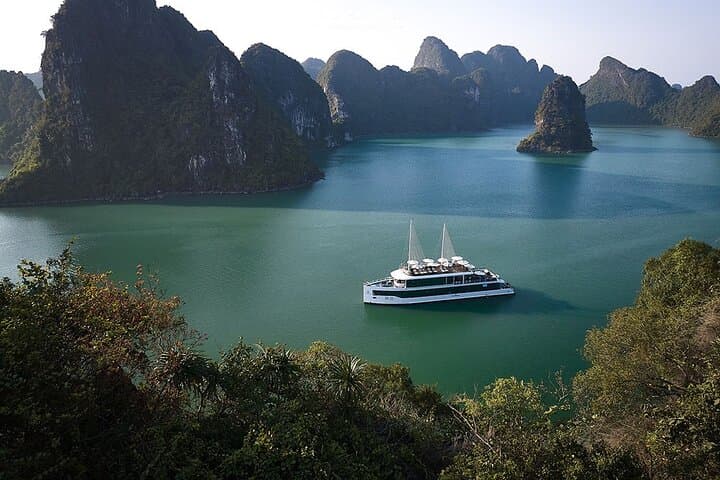 Halong Bay Day Cruise: Deluxe & Luxury Tours with Kayaking & Ti Top Island photo 3