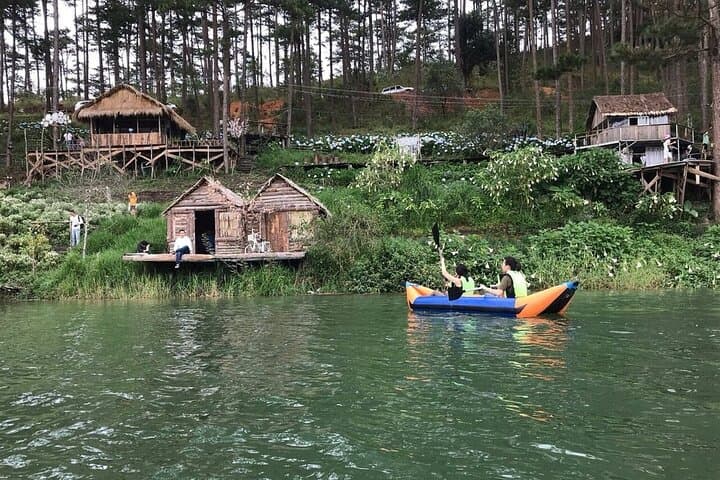 SUP and Kayak Tour on Tuyen Lam Lake — Guided Paddle in Da Lat photo 4